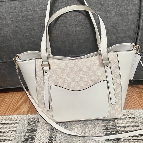 Nine West Garner Cream Logo Tote 4 in 1 bag NWT - Picture 3 of 14